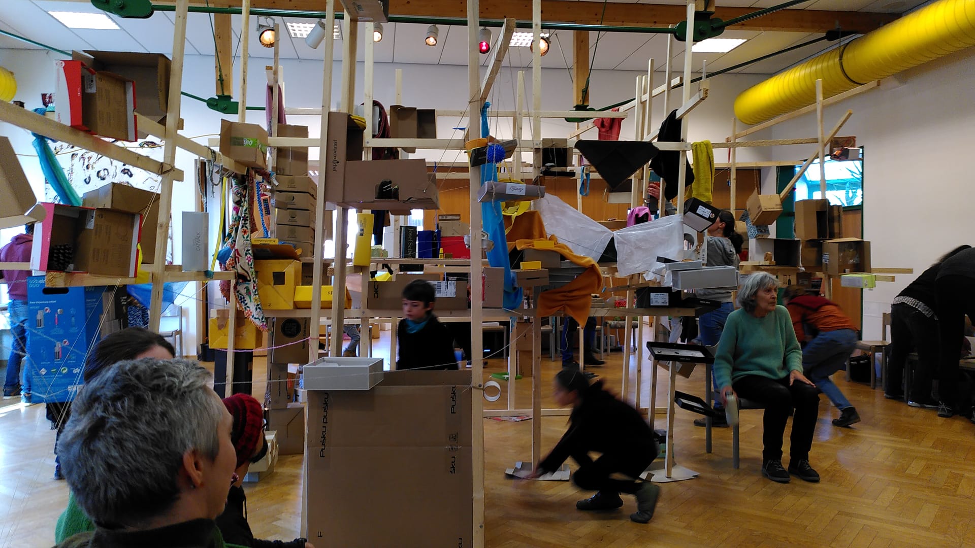 Holzgebilde - Impulsworkshop mit Architekten